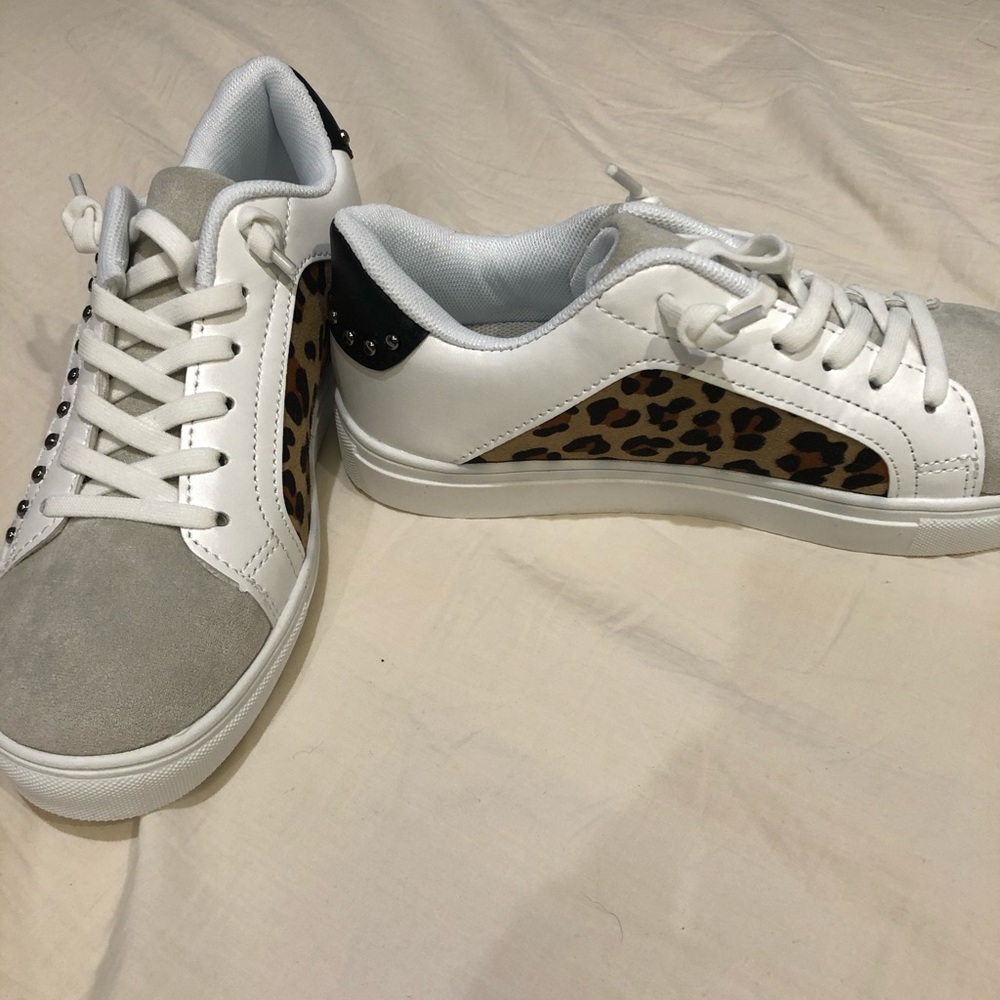 Jolimall Leopard and Stud white sneakers sz sm